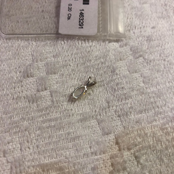 Peruvian white oval marquise cut .20 carat gemstone sterling silver pendant - Picture 4 of 6